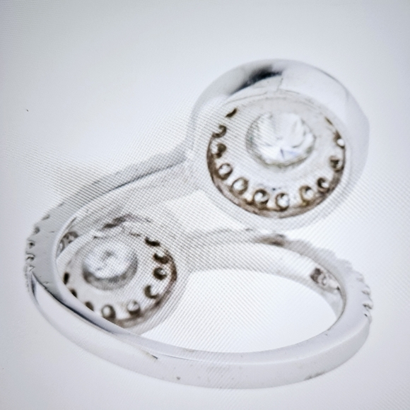 Diamond Ring - Picture 3 of 8